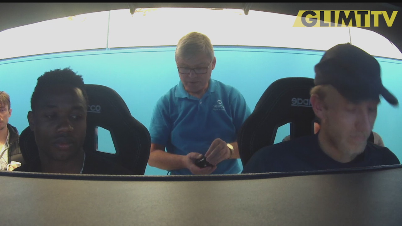 Bli med Vegard og Kachi i flysimulator